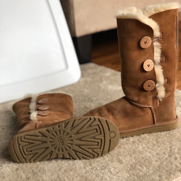 Chestnut Bailey button Tall Uggs - Picture 3 of 10